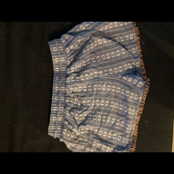 Mossimo shorts - Picture 2 of 3